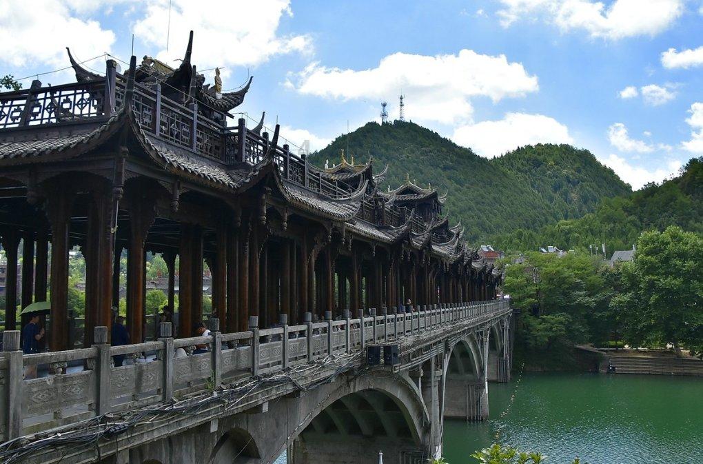 【步伐·新春走基层系列报道之一直在路上】种类丰富、价格稳定 农贸市场年味渐“浓”